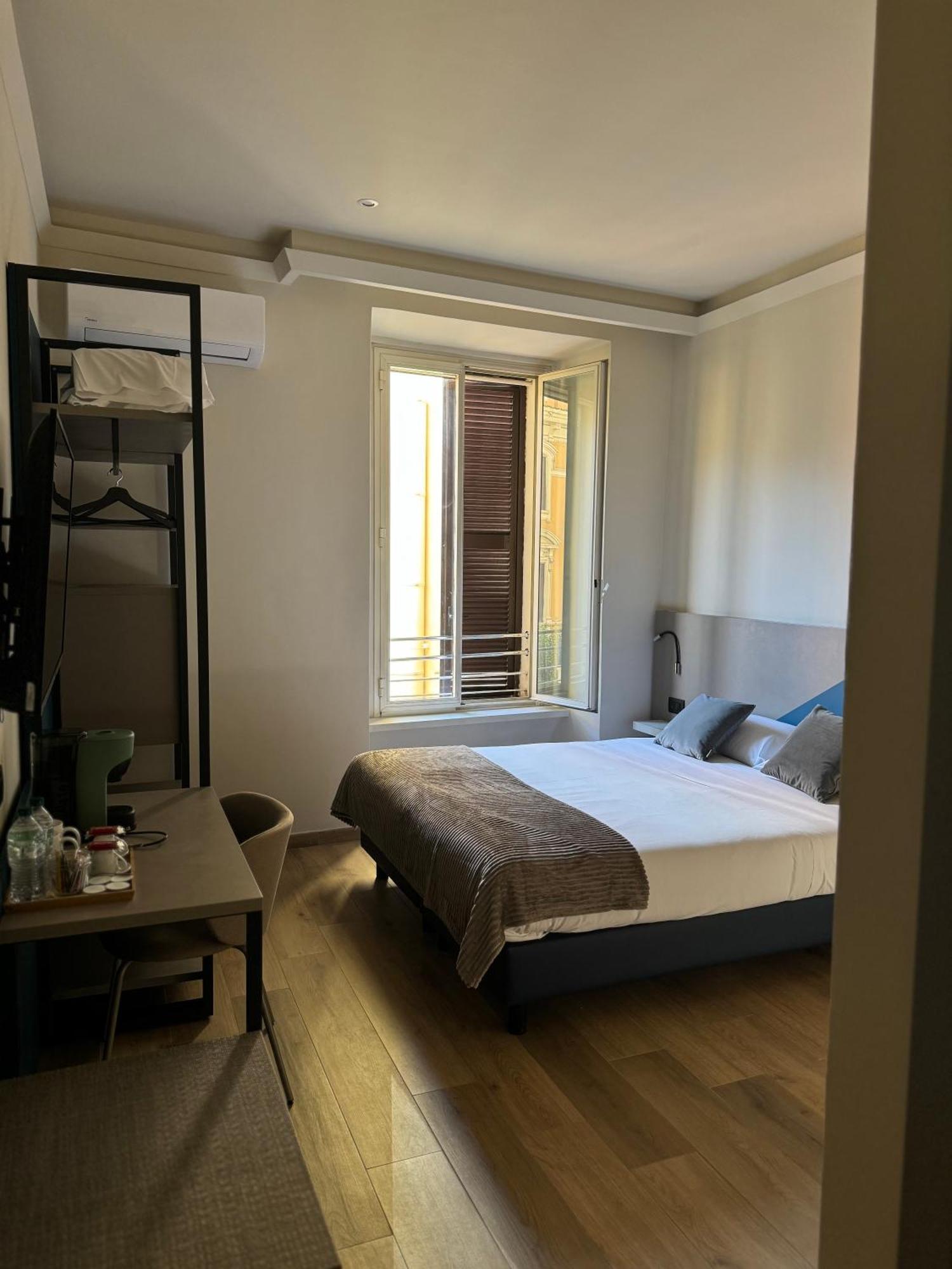 Honeycomb Apartment *